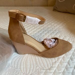 NWT beautiful Tan Suede wedge heels